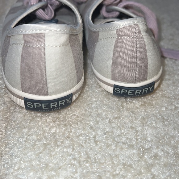 Sperry girls shoes size 1M - Picture 4 of 6